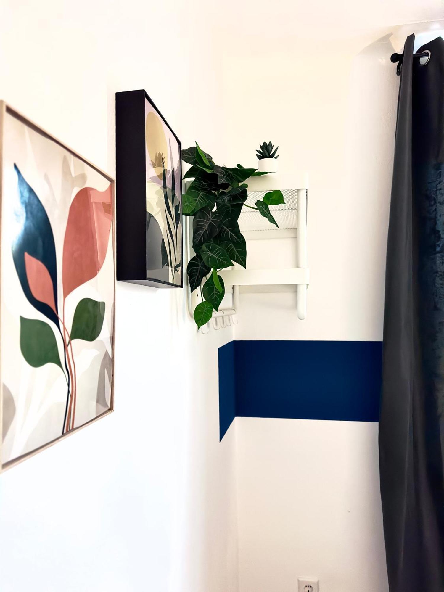 Design 3 Bedroom Near Main Train Station